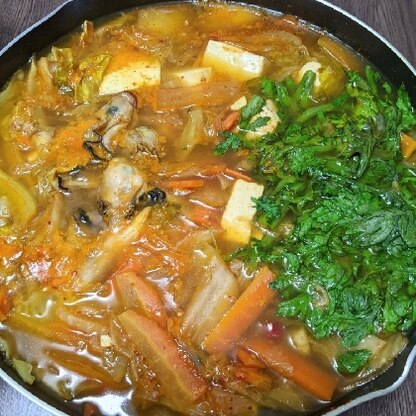 牡蠣でチゲ鍋にしました。
旨辛でとても美味しかったです(*^^*)☆☆☆